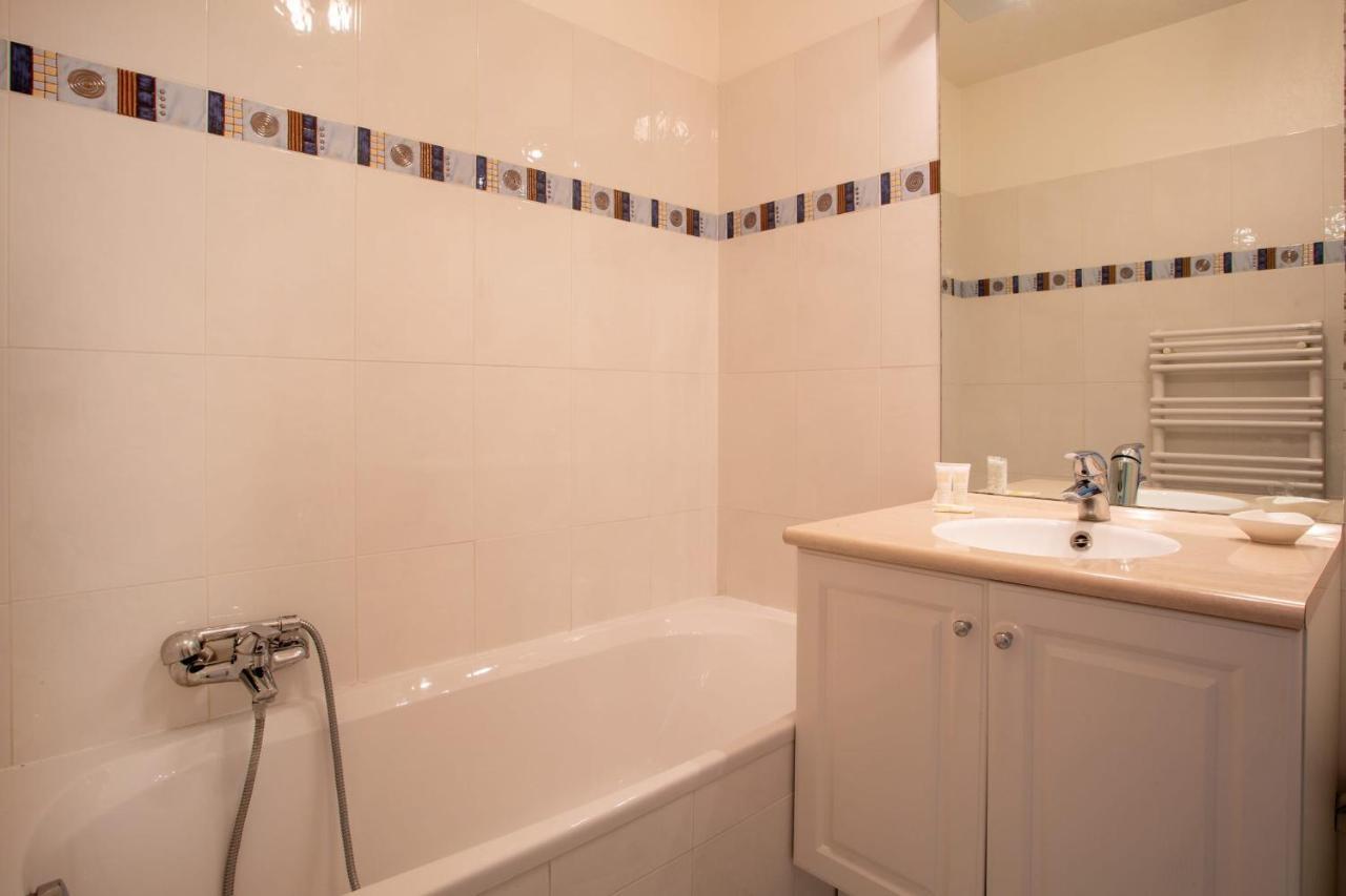 Leilighet With Sea View With Two Bedrooms *